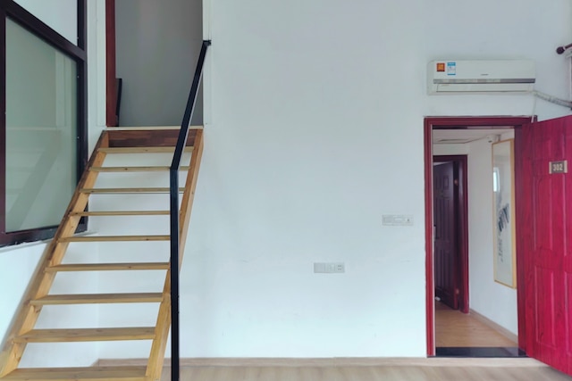 Castle peak yard Inn Guilin