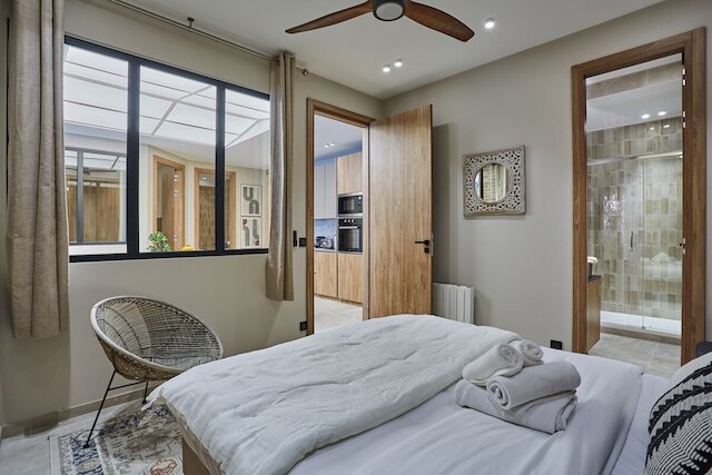 エクセプショナル アパートメント ニア モンマルトル 10 ピープル