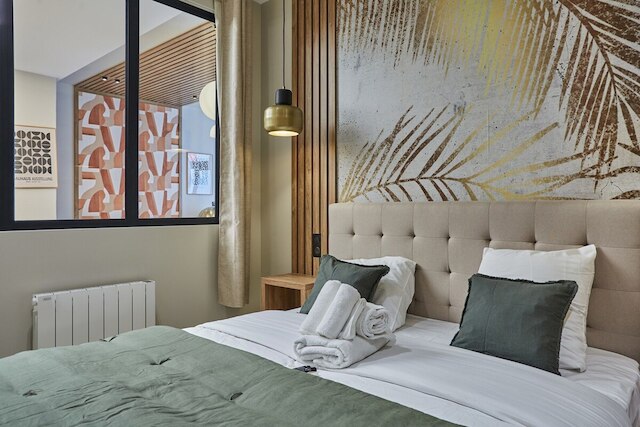 エクセプショナル アパートメント ニア モンマルトル 10 ピープル