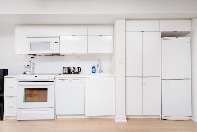 ワールド ワイド ステイズ スイート - エンターテインメント