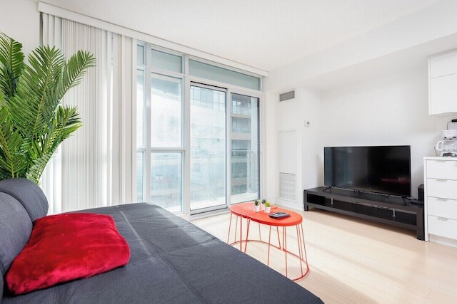 ワールド ワイド ステイズ スイート - エンターテインメント