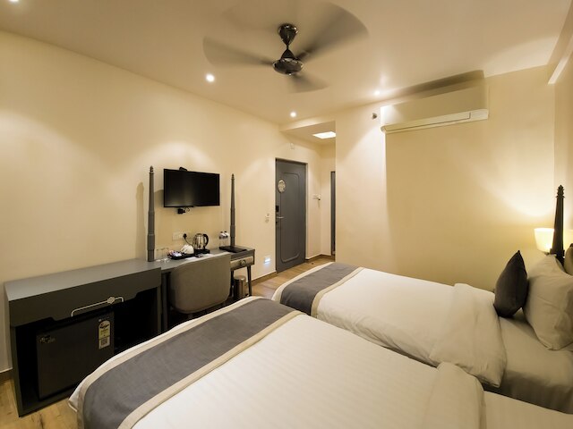 アナンダ メトロ コルカタ メトロポリタン