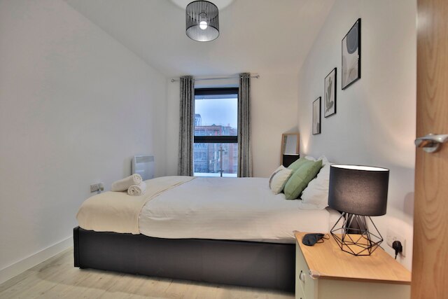 マンチェスター - 2-ベッド アパートメント - スリープス 4 - WiFi