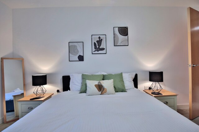 マンチェスター - 2-ベッド アパートメント - スリープス 4 - WiFi