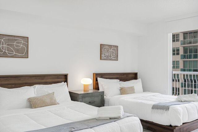 ウェル ロケーテッド コンドス イン ブリッケル