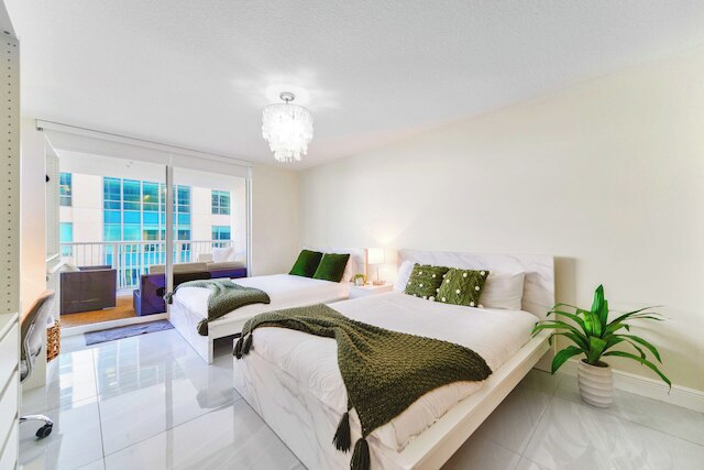 ウェル ロケーテッド コンドス イン ブリッケル