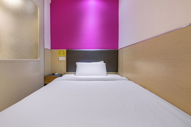 yibaijiudianshanghaishijingansidian