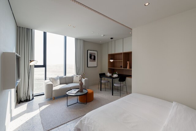 ビジネス ベイ シック スタジオ ウィズ プール ジム