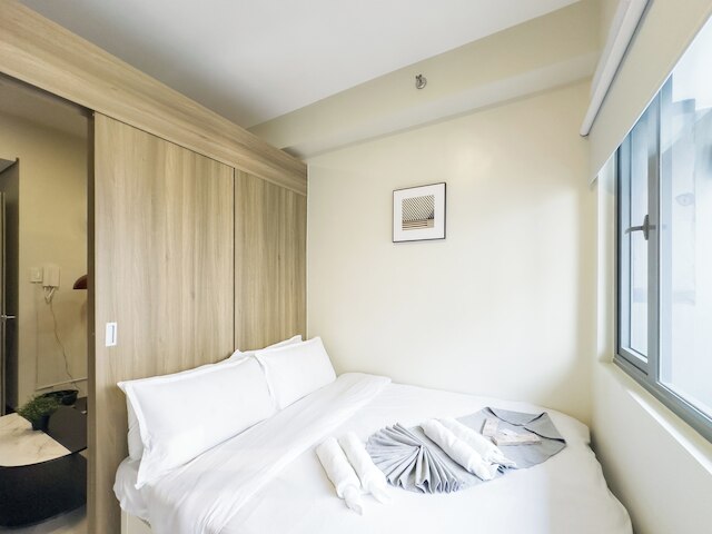 ジェムストーン ベッドルーム イン SMDC フェイム レジデンス