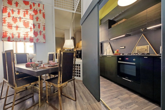 YCH インカンテヴォレ カーサ ア フォンターナ ディ トレヴィ