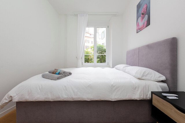 カヤ チューリッヒ エリザベーテンシュトラーセ