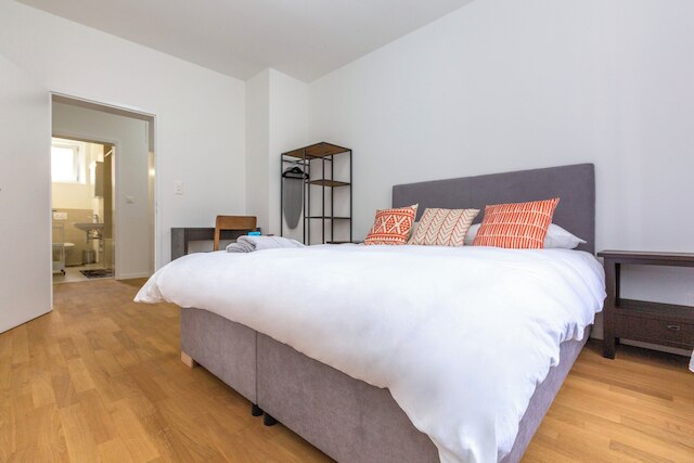 カヤ チューリッヒ エリザベーテンシュトラーセ