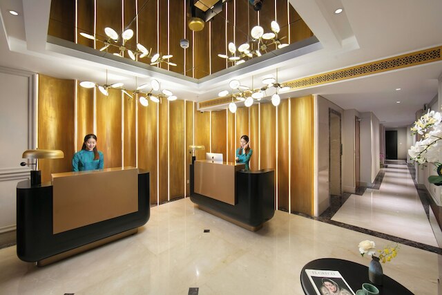 ル プルミエ ホテル & ルーフトップ バー