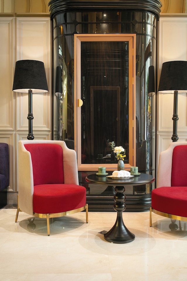 ル プルミエ ホテル & ルーフトップ バー