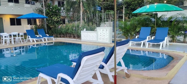 DJ レジデンシー アンド プール パーティー