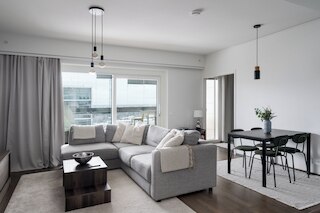 モダン 1 ベッドルーム アパートメント ウィズ ベスト ロケーション