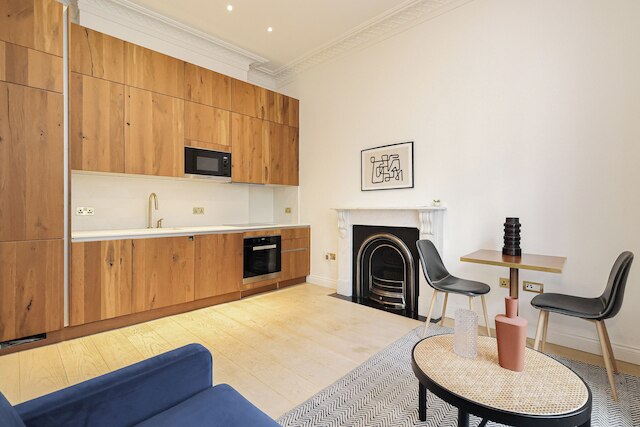 ケンジントン ガーデンズ アパートメンツ