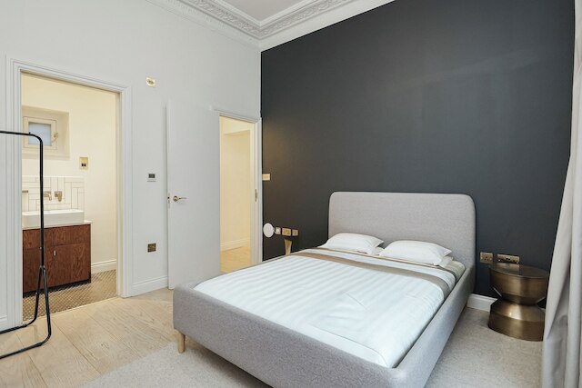 ケンジントン ガーデンズ アパートメンツ