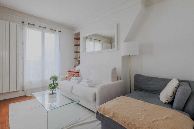 アパートメント イン モンマルトル ウィズ 1 ルーム