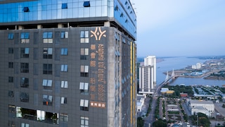 HUA クラブ スペース ビロング トゥ タイム