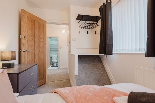 スペーシャス 3-ベッド ハウス ディズベリー マンチェスター