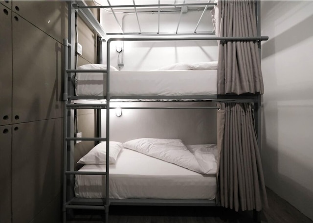 マン ケイブ ホステル