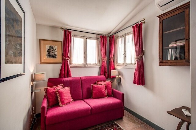 ワンダフル アパートメント ウィズ バルコニー イン ピアッツァ マルガナ