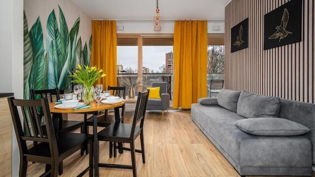 デラックス アパートメンツ