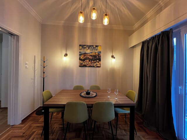 カリアティーズ ラグジュアリー アパートメント