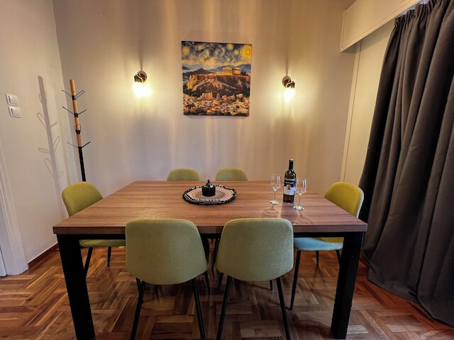 カリアティーズ ラグジュアリー アパートメント