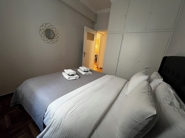 カリアティーズ ラグジュアリー アパートメント