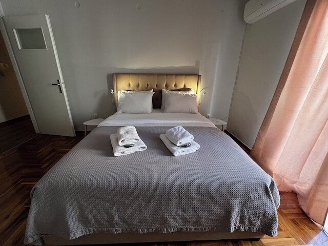 カリアティーズ ラグジュアリー アパートメント