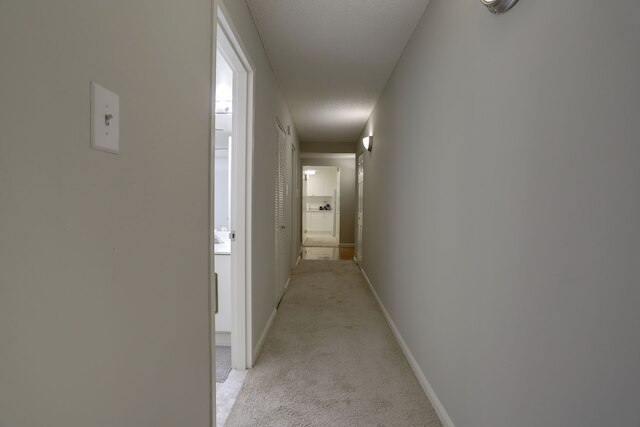 モダン アパートメント ニア エアポート & メトロ