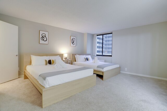 モダン アパートメント ニア エアポート & メトロ