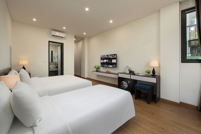 クイーン カフェ ホテル