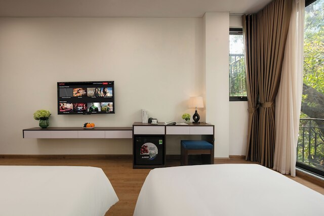 クイーン カフェ ホテル