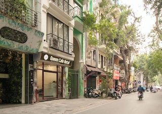 クイーン カフェ ホテル