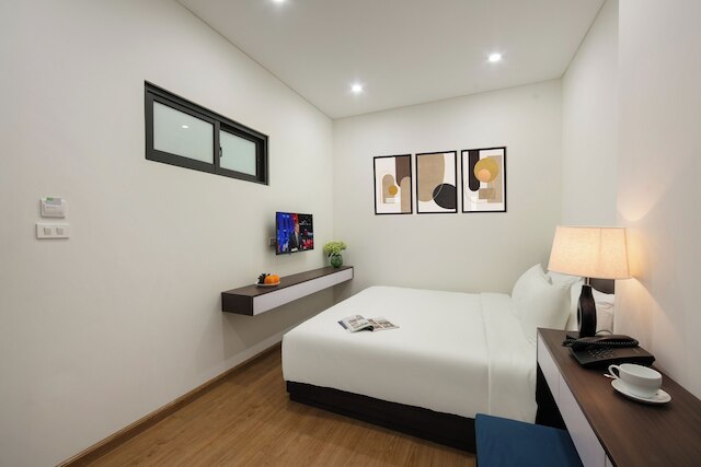 クイーン カフェ ホテル