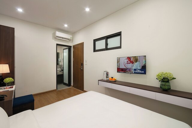 クイーン カフェ ホテル