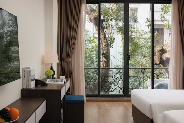 クイーン カフェ ホテル