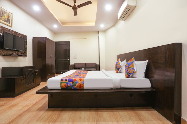 ファブエクスプレス ラジディープ パレス