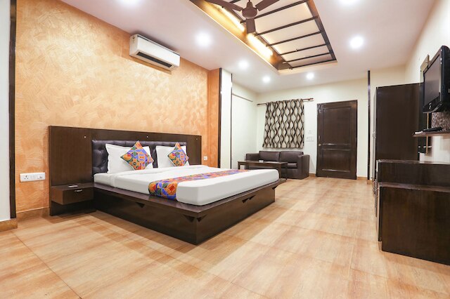 ファブエクスプレス ラジディープ パレス