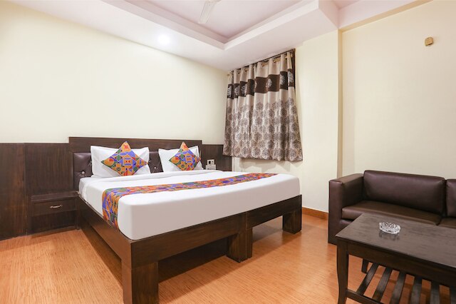 ファブエクスプレス ラジディープ パレス