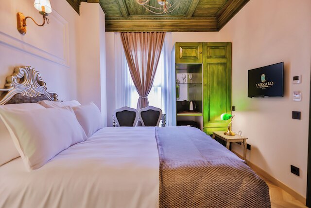 エメラルド マンション ホテル