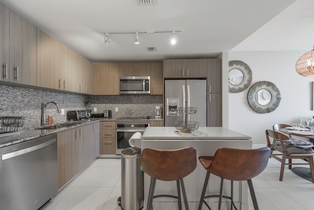 ダウンタウン ドラル コンド ウィズ フリー パーキング