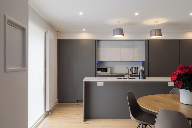 モダン ファミリー ホーム イン ケンジントン