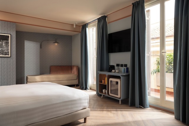 クラウド 7 ローマ ホテル