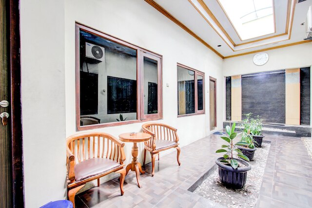 ホテル O ジャラン マリオボロ ニア スタシウン トゥグ ヨギャカルタ フォーマリー ホテル バル