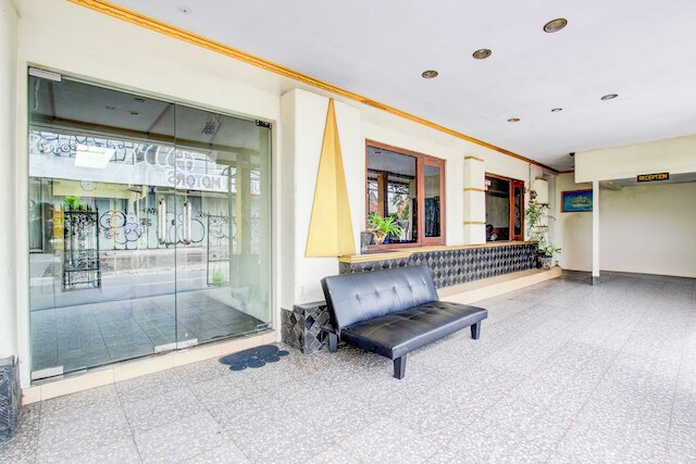 ホテル O ジャラン マリオボロ ニア スタシウン トゥグ ヨギャカルタ フォーマリー ホテル バル