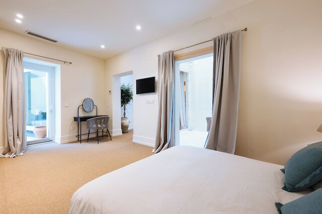 ラグジュリアス アパートメント ウィズ パティオ アンド プール